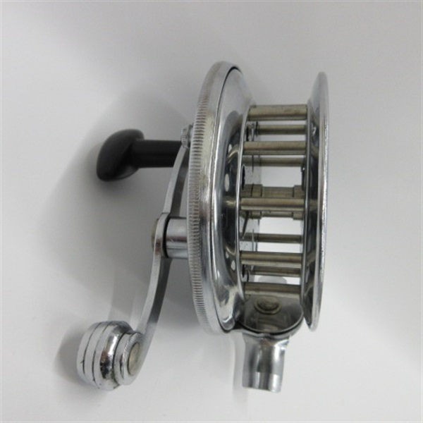 片軸リールシルバー